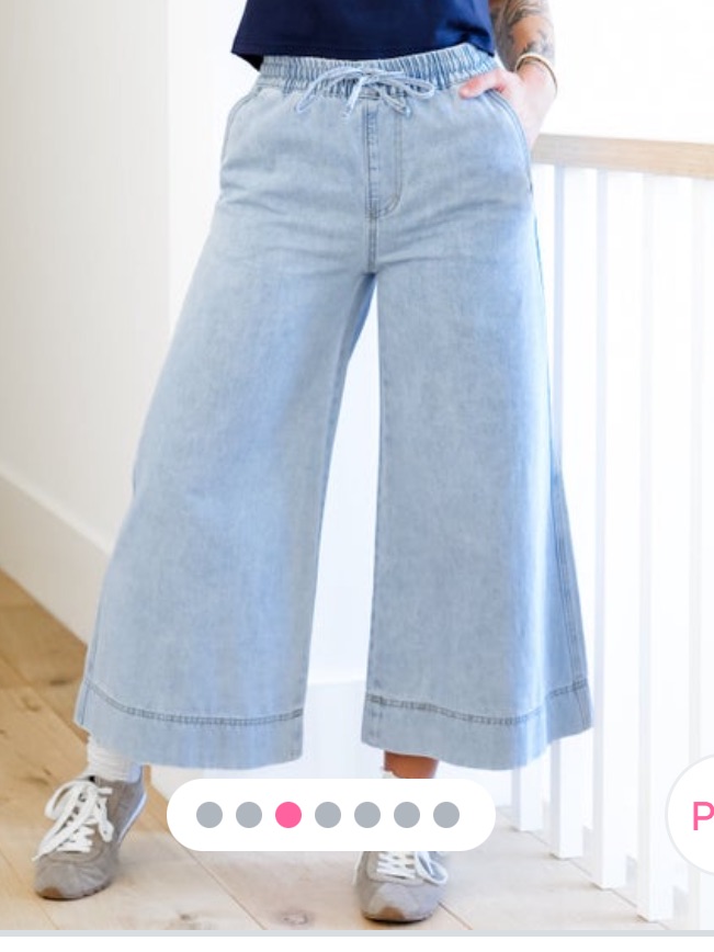 113 Mica Girl On The Go High-Rise Light Wash Wide Leg Crop Jeans
